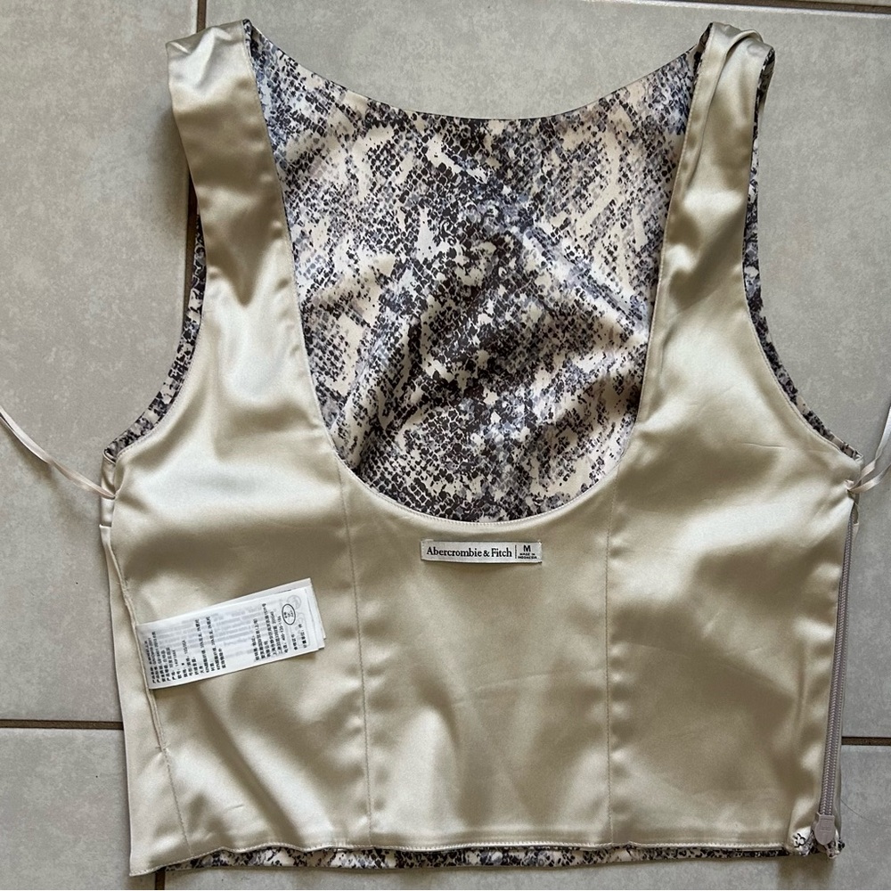 Abercrombie & Fitch Satin Sculpt Shell Top (Snakeskin) - Picture 5 of 8